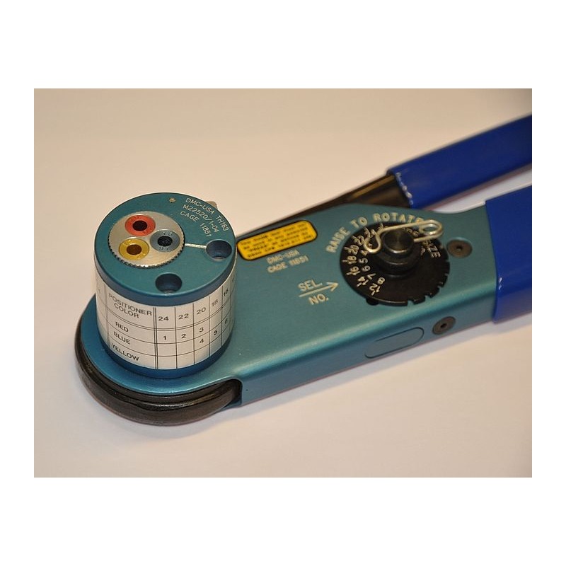 DMC M22520/1-01, Crimping tool for Deutsch/MIL-C-38999 contacts, for wire processing